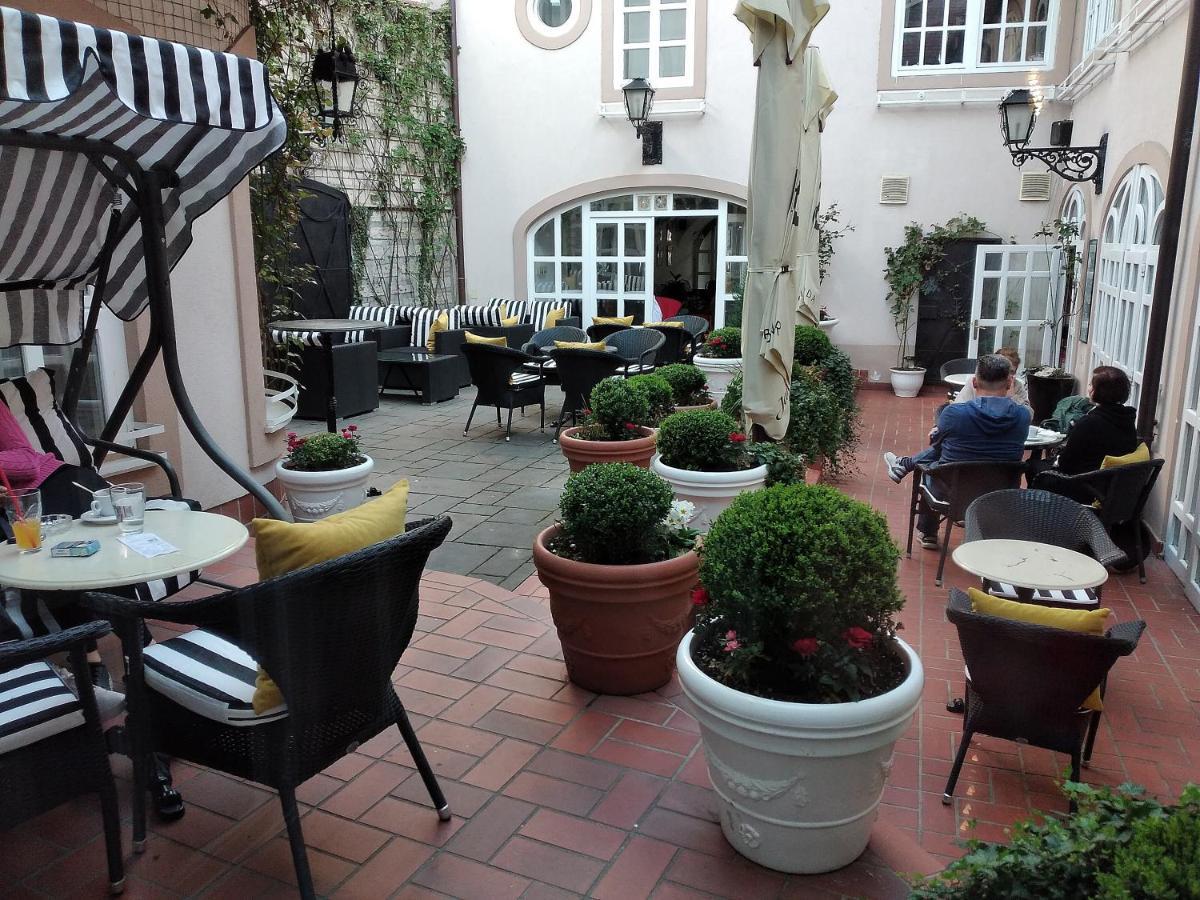Hotel Livadic Samobor Exteriör bild